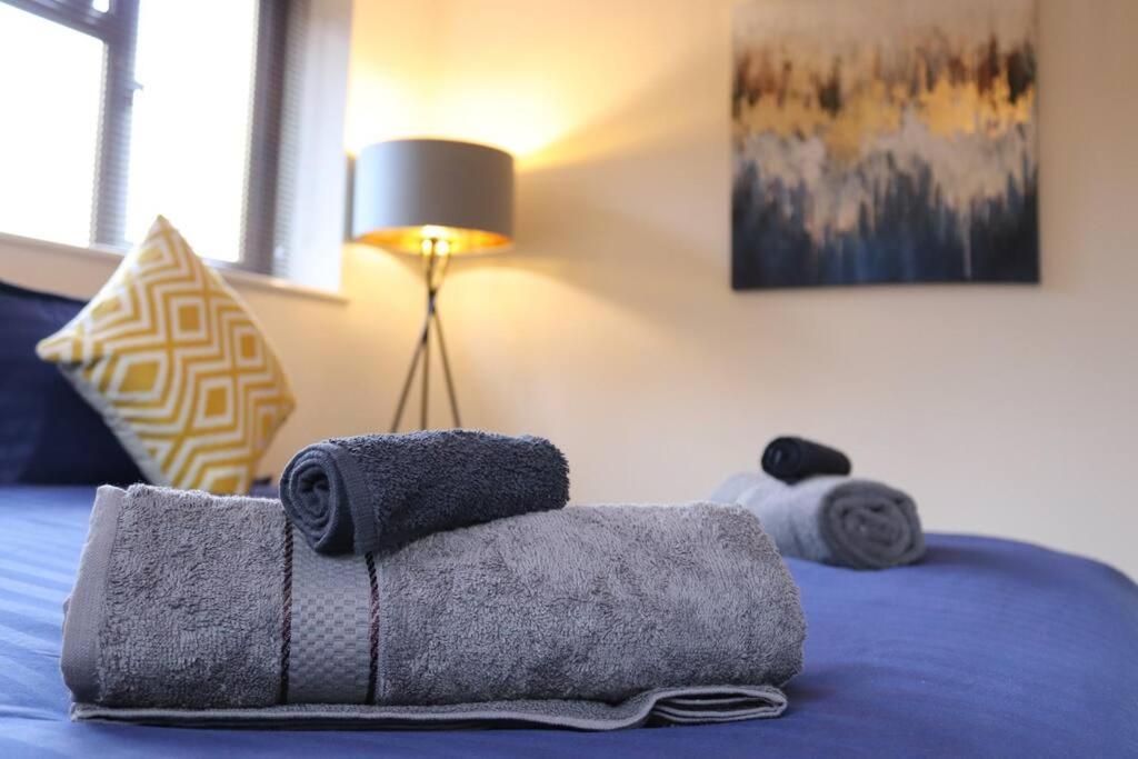Cosy 3 Bedroom 2 Bathroom House With Parking Sheldon  Ngoại thất bức ảnh